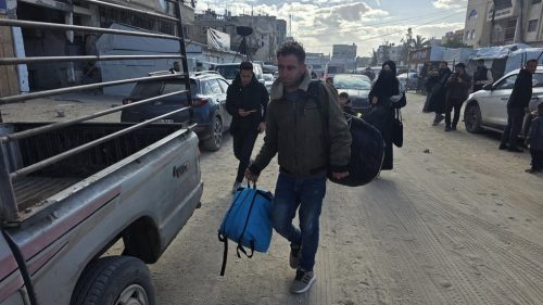 „Spútali nám ruky a zaviazali nám oči“ – palestínsky navrátilec do Gazy