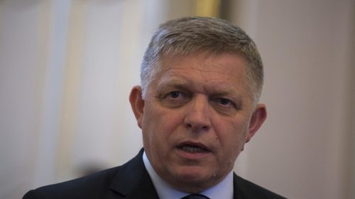 Vojenská pomoc Ukrajine nechala Slovensko „úplne nahé“ – premiér