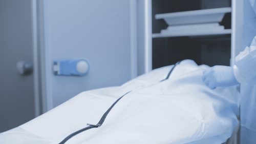 Ruská polícia zatkla zamestnancov nemocničnej márnice za predaj tiel