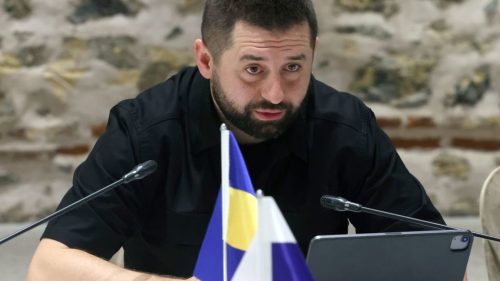 Ukrajinský konflikt sa mohol skončiť na jar 2022, tvrdí najvyšší poslanec Kyjeva