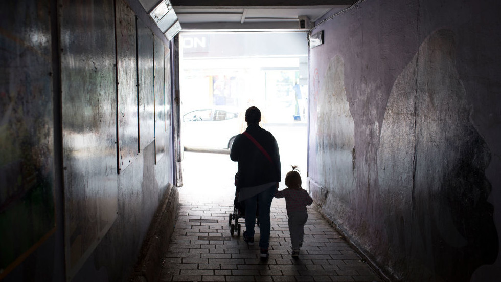 Briti pracujú tvrdšie za menej – správa