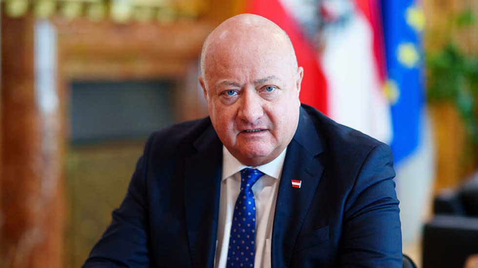 EÚ sa musí rozprávať s Ruskom, vyhlásil rakúsky kancelár