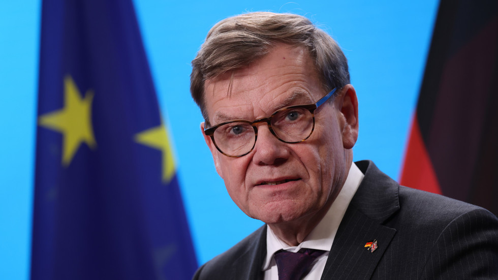 Nemecko kritizuje Macrona za výdavky na obranu