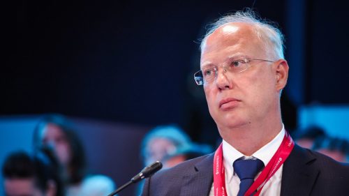 Putinov vyslanec označil tvrdenie denníka Economist o dohode Ruska a USA o zmiernení sankcií za falošnú správu