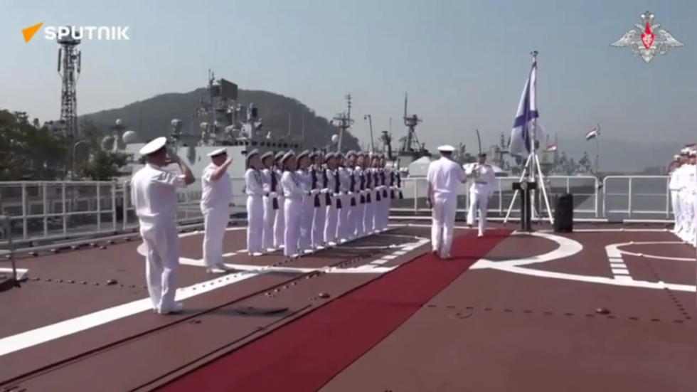 Ruská vojnová loď sa zúčastňuje na indickom námornom cvičení (VIDEO) Ruská vojnová loď sa zúčastňuje na indickom námornom cvičení (VIDEO)