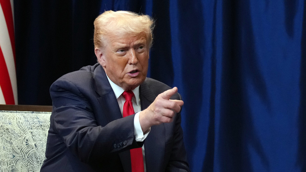 Trump hrozí Iránu „veľmi zlým dňom“, ak nedôjde k dohode