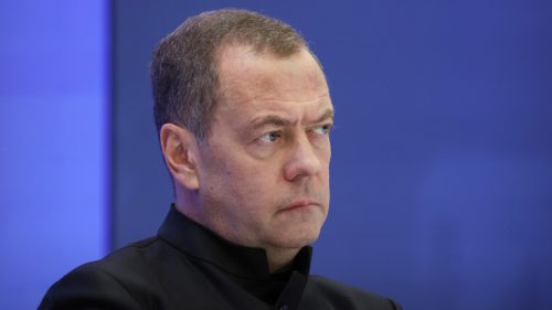 Medvedev: Moskva zareaguje, ak NATO poskytne jadrové zbrane „nacistickému režimu v Kyjeve“