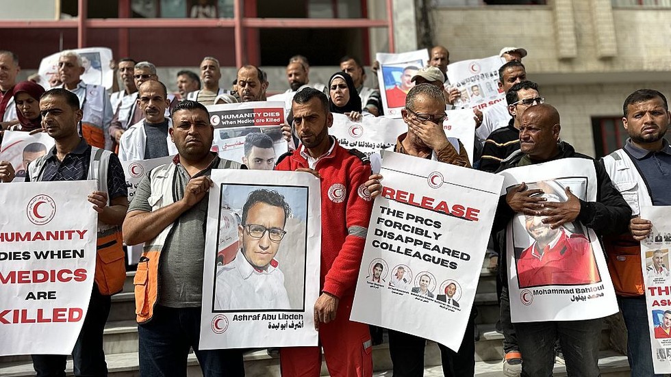 Izraelskí vojaci vypálili na zdravotníkov v Gaze viac ako 900 rán, tvrdí správa Izraelskí vojaci vypálili na zdravotníkov v Gaze viac ako 900 rán, tvrdí správa