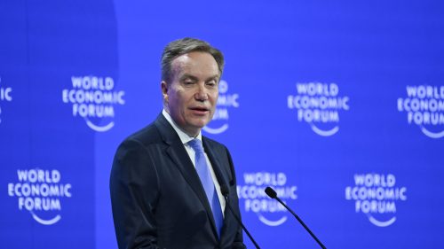 Generálny riaditeľ Davoského fóra odstúpil kvôli prepojeniam s Epsteinom