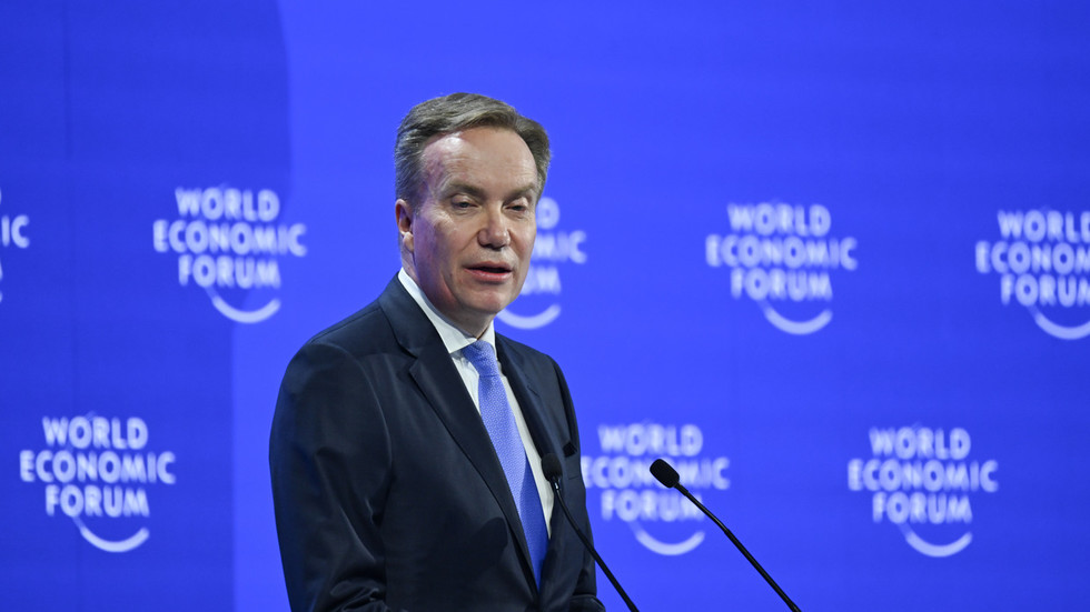 Generálny riaditeľ Davoského fóra odstúpil kvôli prepojeniam s Epsteinom