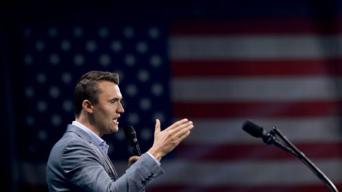 TPUSA klamala o Charliem Kirkovi, aby obhajovala vojnu s Iránom – novinár (VIDEÁ)