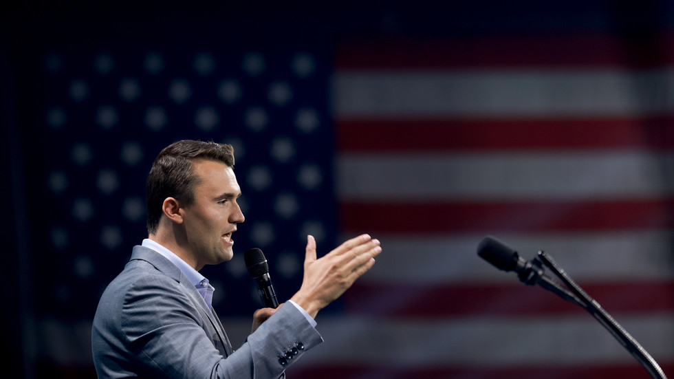 TPUSA klamala o Charliem Kirkovi, aby obhajovala vojnu s Iránom – novinár (VIDEÁ)