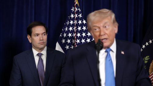 Trump a Rubio sa rozchádzajú v otázke dôvodov vojny s Iránom