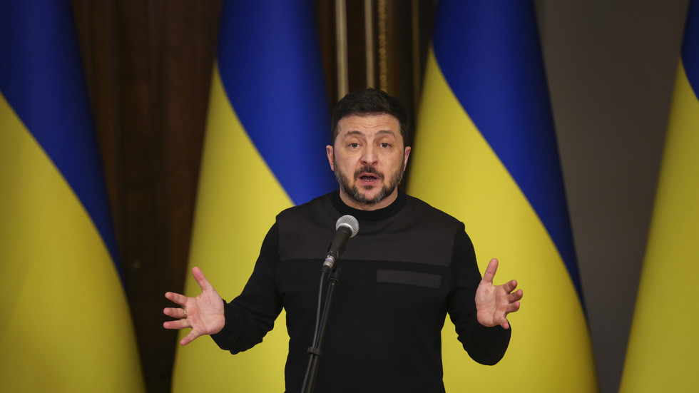Zelensky po vyhrážaní sa Orbánovi odmieta znovu spustiť ropovod