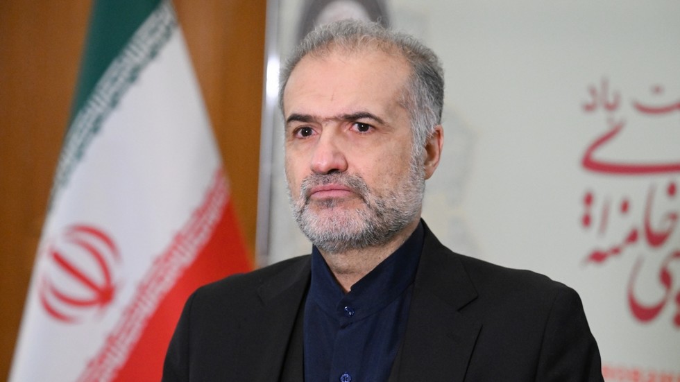 Izrael stojí za provokáciami dronmi na Azerbajdžan s cieľom obviniť Irán, tvrdí veľvyslanec