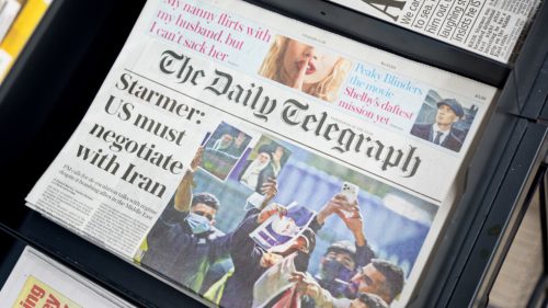 Nemecký mediálny magnát odkúpi konzervatívne britské noviny