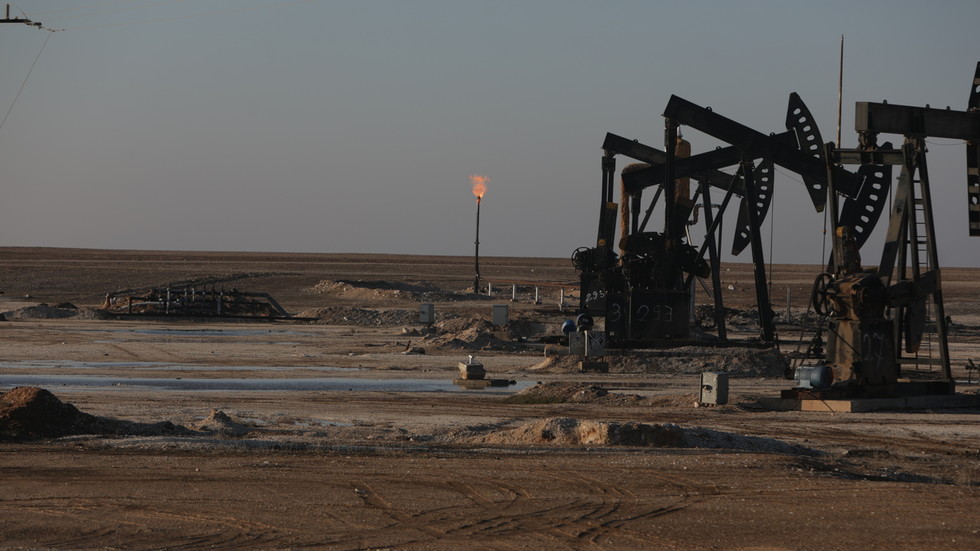 Putin tvrdí, že produkcia ropy v Perzskom zálive by sa mohla zastaviť o niekoľko týždňov