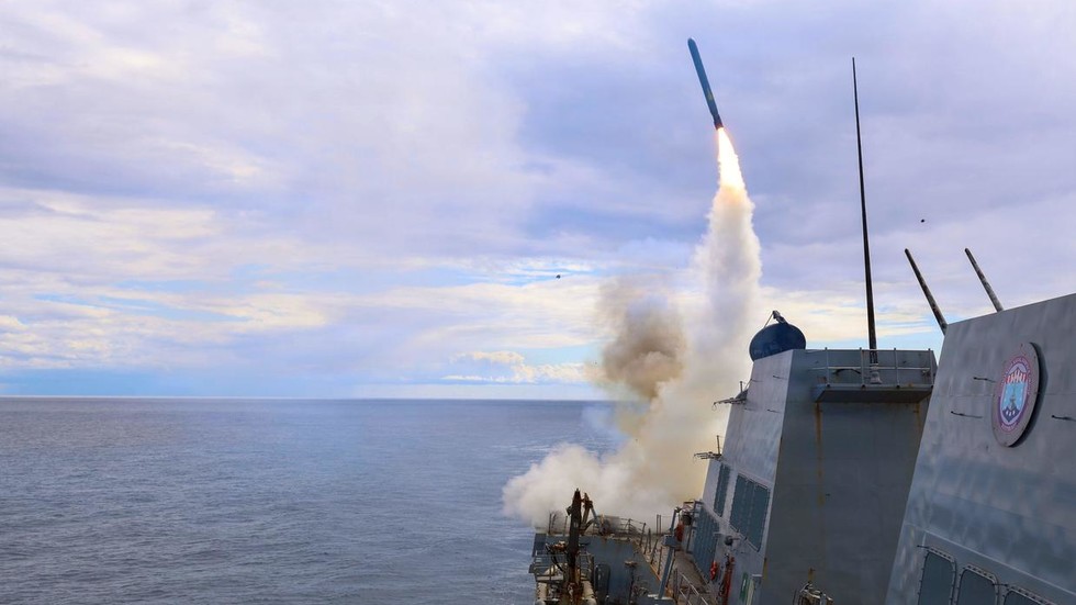 USA míňajú „roky“ munície vo vojne s Iránom – FT