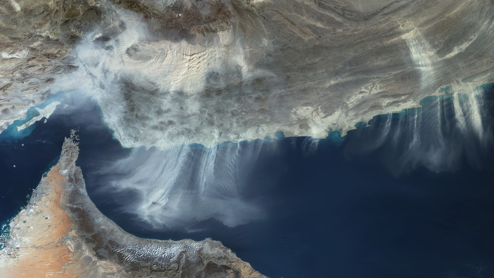 Zabezpečenie Hormuzského prielivu by malo byť „tímovým úsilím“, tvrdí Trump Zabezpečenie Hormuzského prielivu by malo byť „tímovým úsilím“, tvrdí Trump