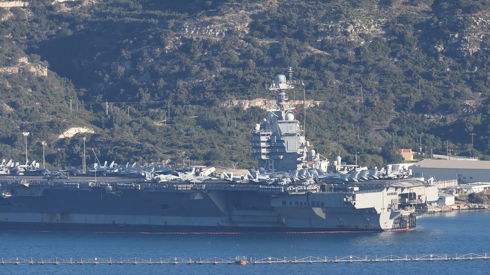 Objavujú sa podrobnosti o poškodení najväčšej vojnovej lode amerického námorníctva po požiari