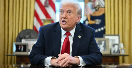 Trump reaguje na tvrdú eskaláciu zo strany Iránu a navrhuje ukončenie úlohy USA v Hormuzskej oblasti