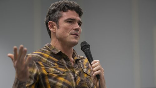 Prečo FBI vyšetruje bývalého šéfa protiteroristického oddelenia, ktorý je proti americko-izraelskej vojne proti Iránu?