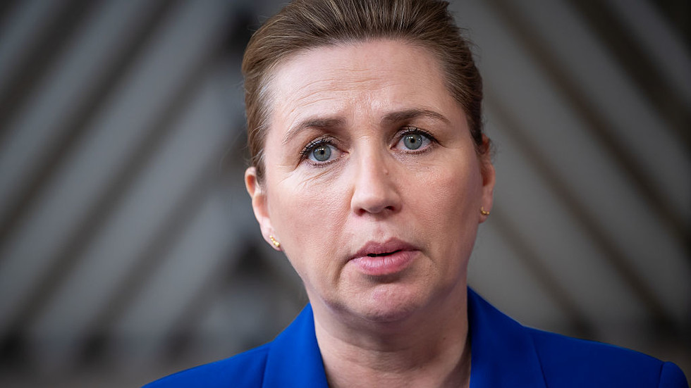 Dánska strana premiérky zaznamenala najhorší volebný výsledok za viac ako storočie, vyplýva z exit polls.