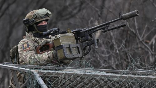 Nad Ruskom zostrelili za jedinú noc takmer 400 ukrajinských dronov – ministerstvo obrany