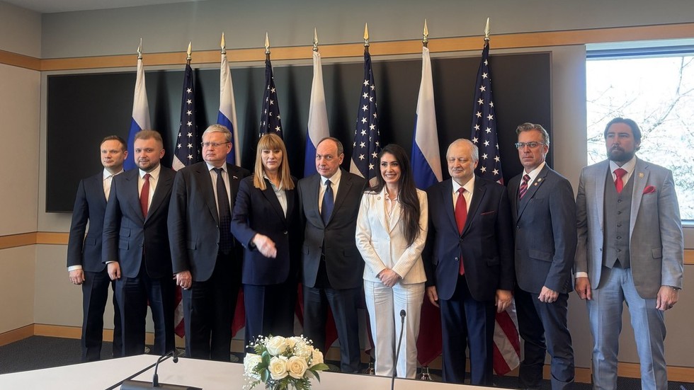 Americký zákonodarca po rozhovoroch s ruskými poslancami presadzuje „podporu dialógu“ Americký zákonodarca po rozhovoroch s ruskými poslancami presadzuje „podporu dialógu“