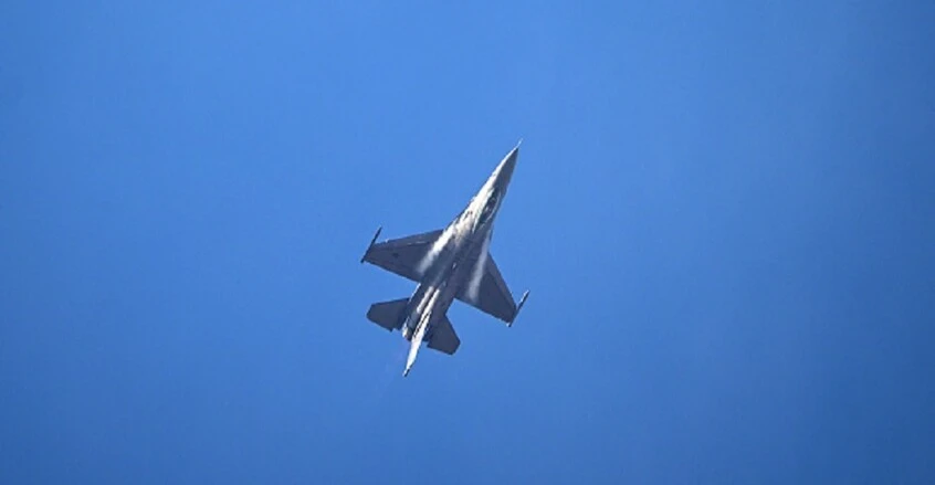 Irán tvrdí, že zasiahla F-16, USA tvrdia, že lietadlo bezpečne pristálo