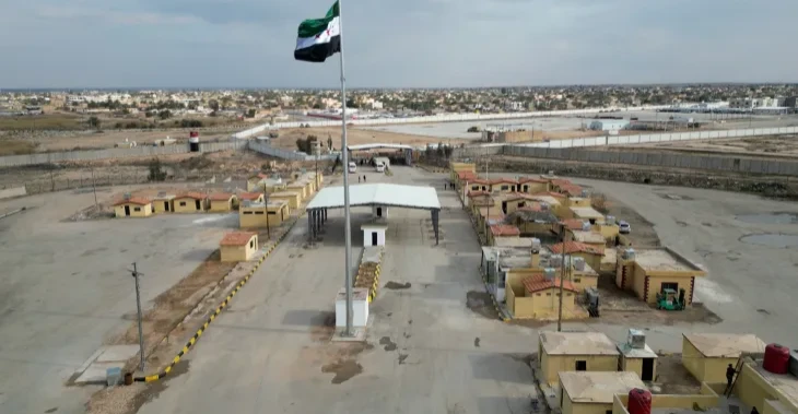 Základne sýrskej armády blízko irackých hraníc zasiahnuté rozsiahlymi útokmi dronov Základne sýrskej armády blízko irackých hraníc zasiahnuté rozsiahlymi útokmi dronov