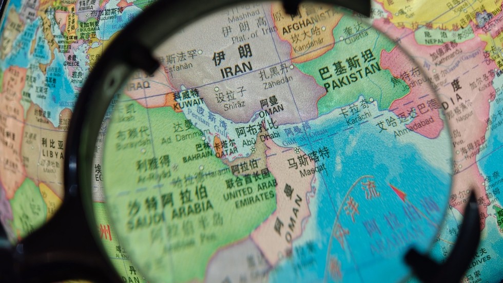 USA sa snažia preniesť zodpovednosť za krízu v Hormuzskej oblasti na iných. USA sa snažia preniesť zodpovednosť za krízu v Hormuzskej oblasti na iných.