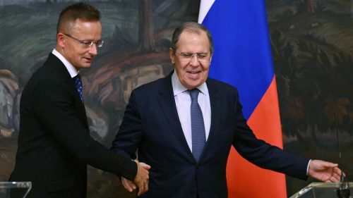 Maďarský minister zahraničných vecí ignoroval uniknutý telefonát s Ruskom