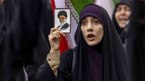 Irán potvrdil zabitie najvyššieho vodcu Chameneího pri americko-izraelskom útoku