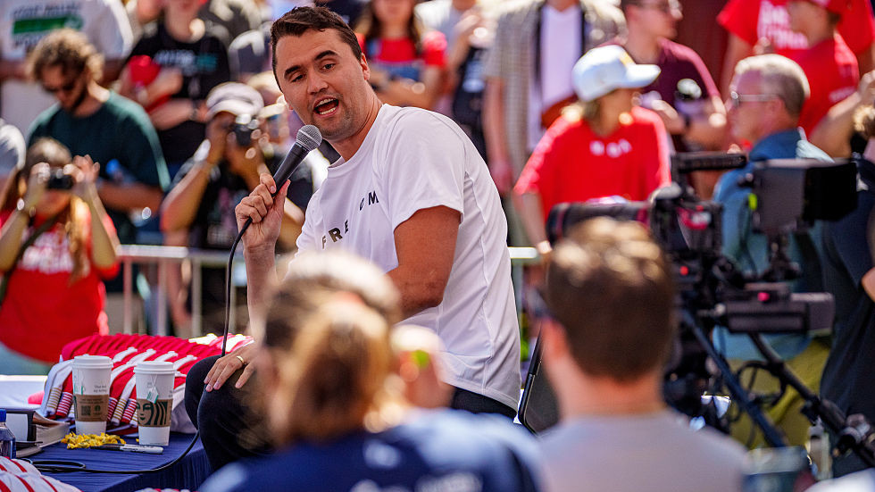 Guľka, ktorá zabila Charlieho Kirka, nezodpovedá puške podozrivého, tvrdia právnici