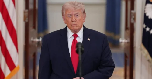 Trump varuje Irán: Uzavrite dohodu, alebo nasledujú ďalšie údery