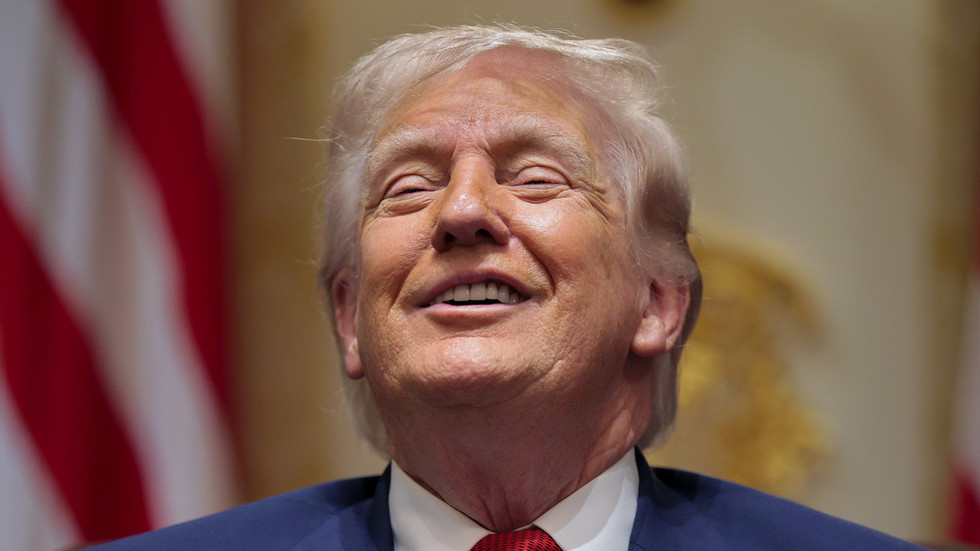 Trump trolluje Macrona za „facku“ od manželky (VIDEO) Trump trolluje Macrona za „facku“ od manželky (VIDEO)