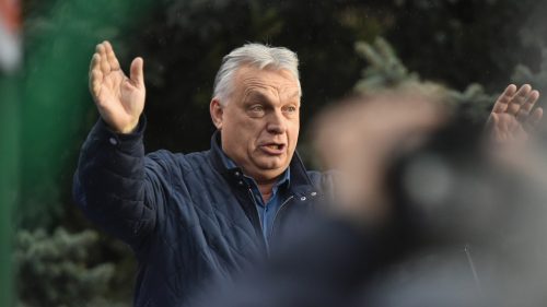 Orbán vyzýva EÚ, aby zrušila sankcie voči Rusku a predišla tak energetickej kríze