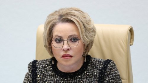 Najvyšší senátor vysvetľuje, prečo Rusko neunesie Zelenského