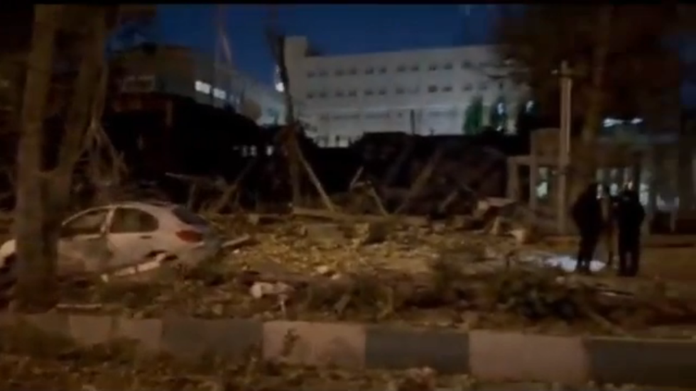 Americko-izraelské útoky v Iráne zabili desiatky ľudí, Teherán zaútočil raketami na Izrael