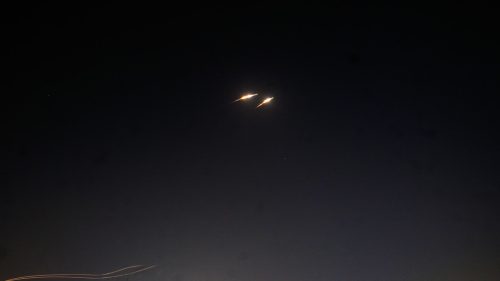 Kľúčové saudskoarabské ropné centrum je pod útokom, Američania sú v Kuvajte zranení (FOTOGRAFIE, VIDEÁ)