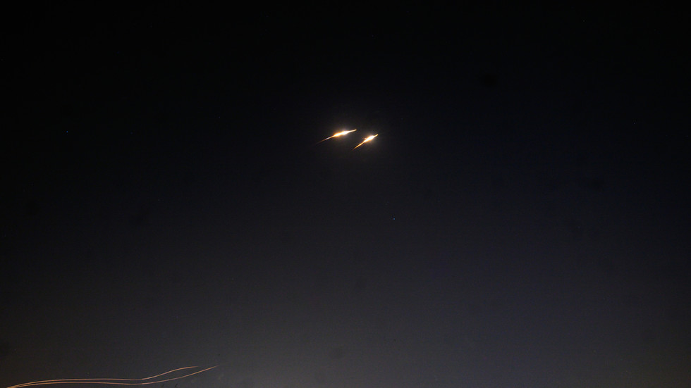 Kľúčové saudskoarabské ropné centrum je pod útokom, Američania sú v Kuvajte zranení (FOTOGRAFIE, VIDEÁ) Kľúčové saudskoarabské ropné centrum je pod útokom, Američania sú v Kuvajte zranení (FOTOGRAFIE, VIDEÁ)