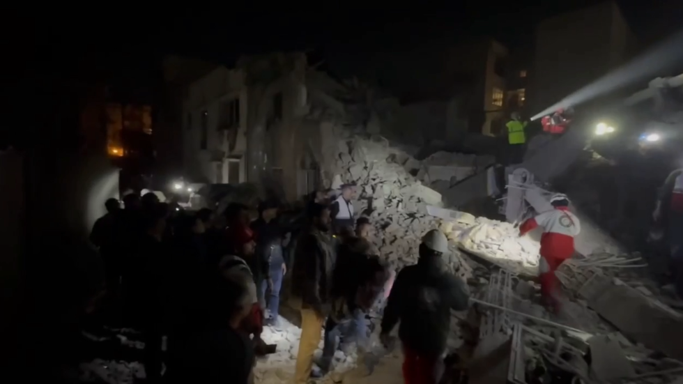 V noci Izrael bombardoval Teherán