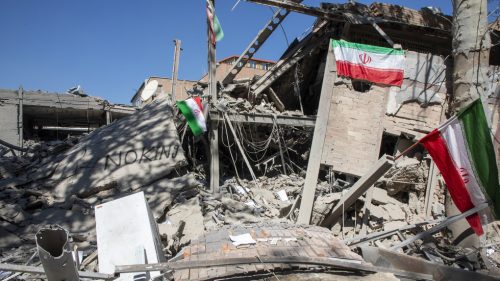 Izrael vylučuje Libanon z prímeria, ceny ropy klesajú, Irán signalizuje zelenú Hormuzskej dohode