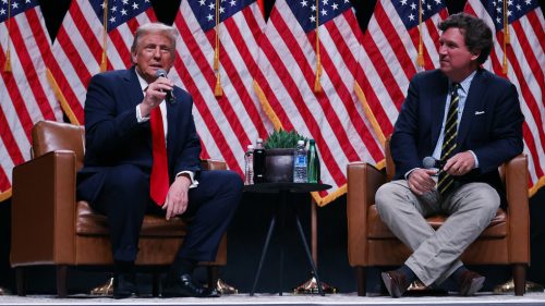 Tucker Carlson kritizuje Trumpa za veľkonočnú fbbombu