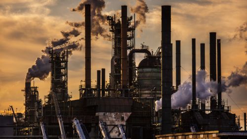 Americkí energetickí giganti hlásia následky vojny na Blízkom východe