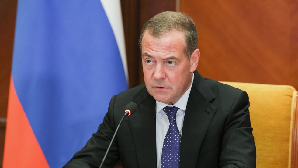 „Legitimné ciele“: Medvedev na zozname siete dronov ruského ministerstva obrany prepojenej s Ukrajinou „Legitimné ciele“: Medvedev na zozname siete dronov ruského ministerstva obrany prepojenej s Ukrajinou