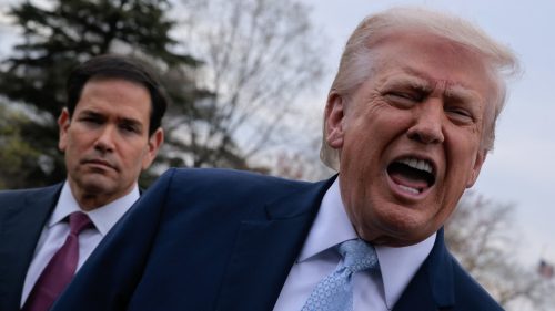 Trump vyzýva „neužitočné“ NATO, aby sa „držalo ďalej“ od Hormuzskej dohody