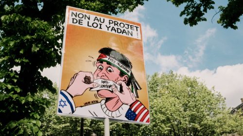 Francúzski poslanci stiahli kontroverzný návrh zákona o „antisemitizme“