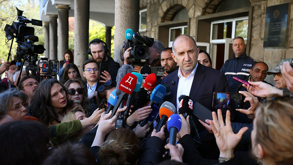 Víťazstvo Radeva, skeptika voči EÚ, je v kľúčových bulharských voľbách isté